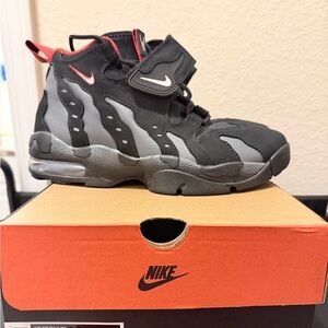 Nike Air DT Max ‘96 “Falcons” Men’s Shoe